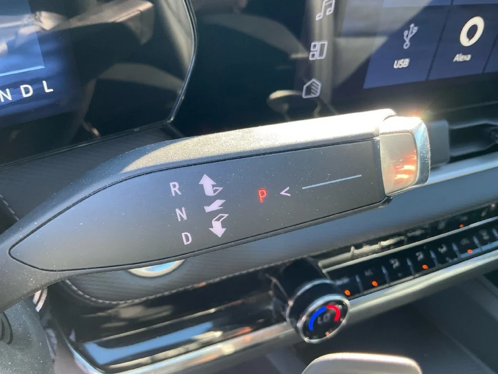 Used 2025 Lakeshore Blue Metallic Chevrolet LT image 32