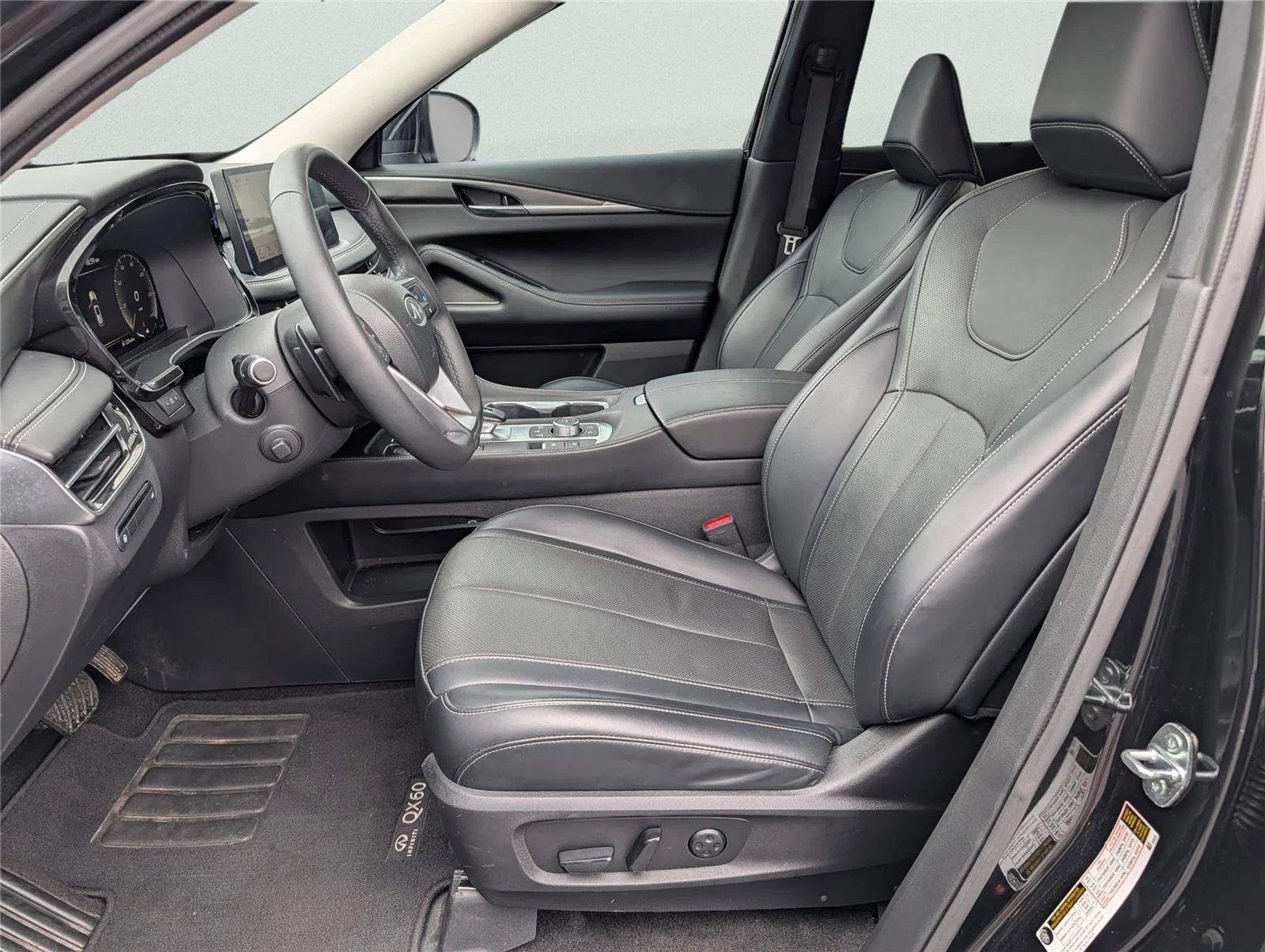 Used 2023 Mineral Black INFINITI LUXE image 10