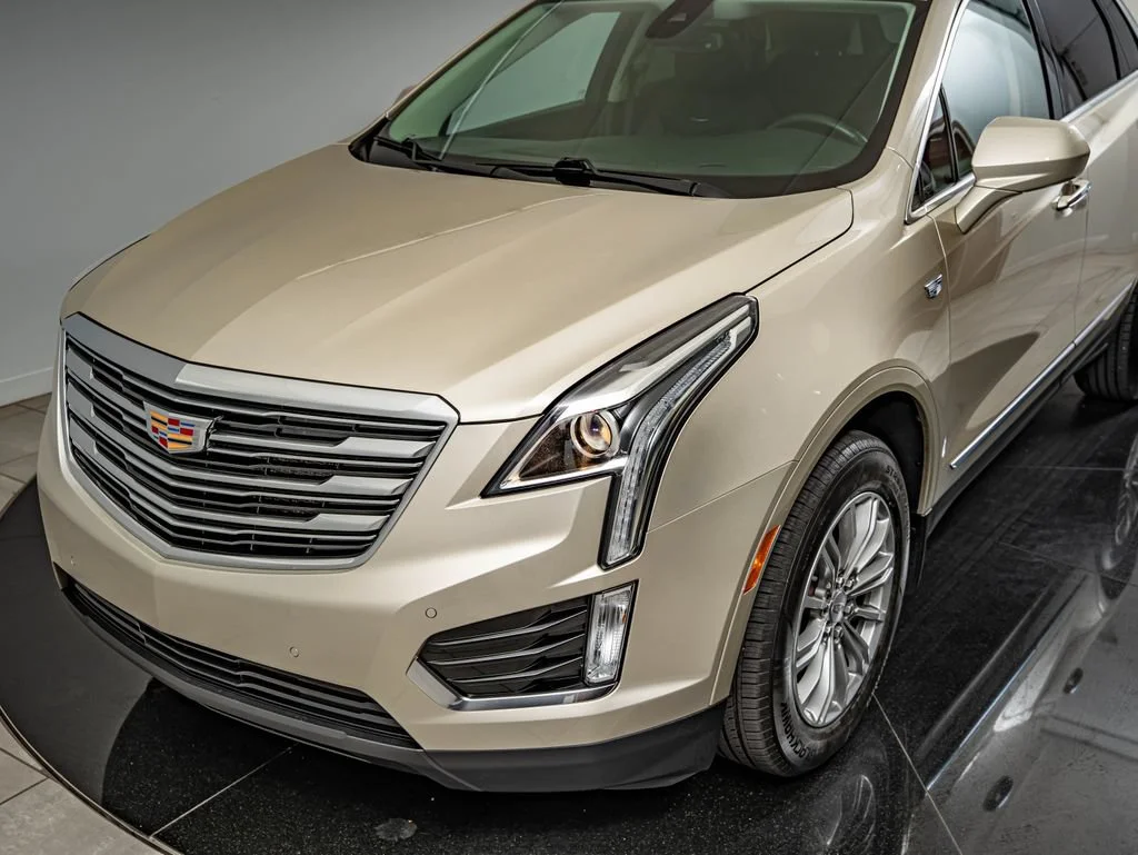 Used 2017 Silver Coast Metallic Cadillac Luxury image 14