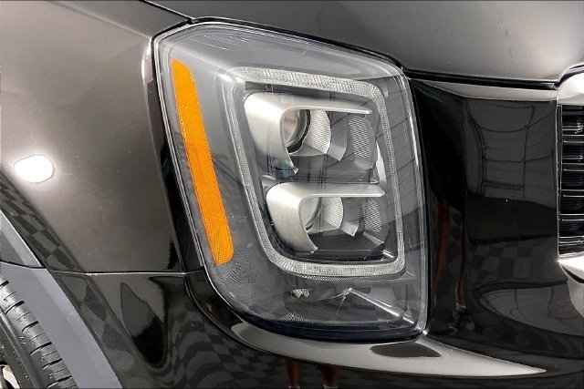 Used 2022 Black Kia SX image 29