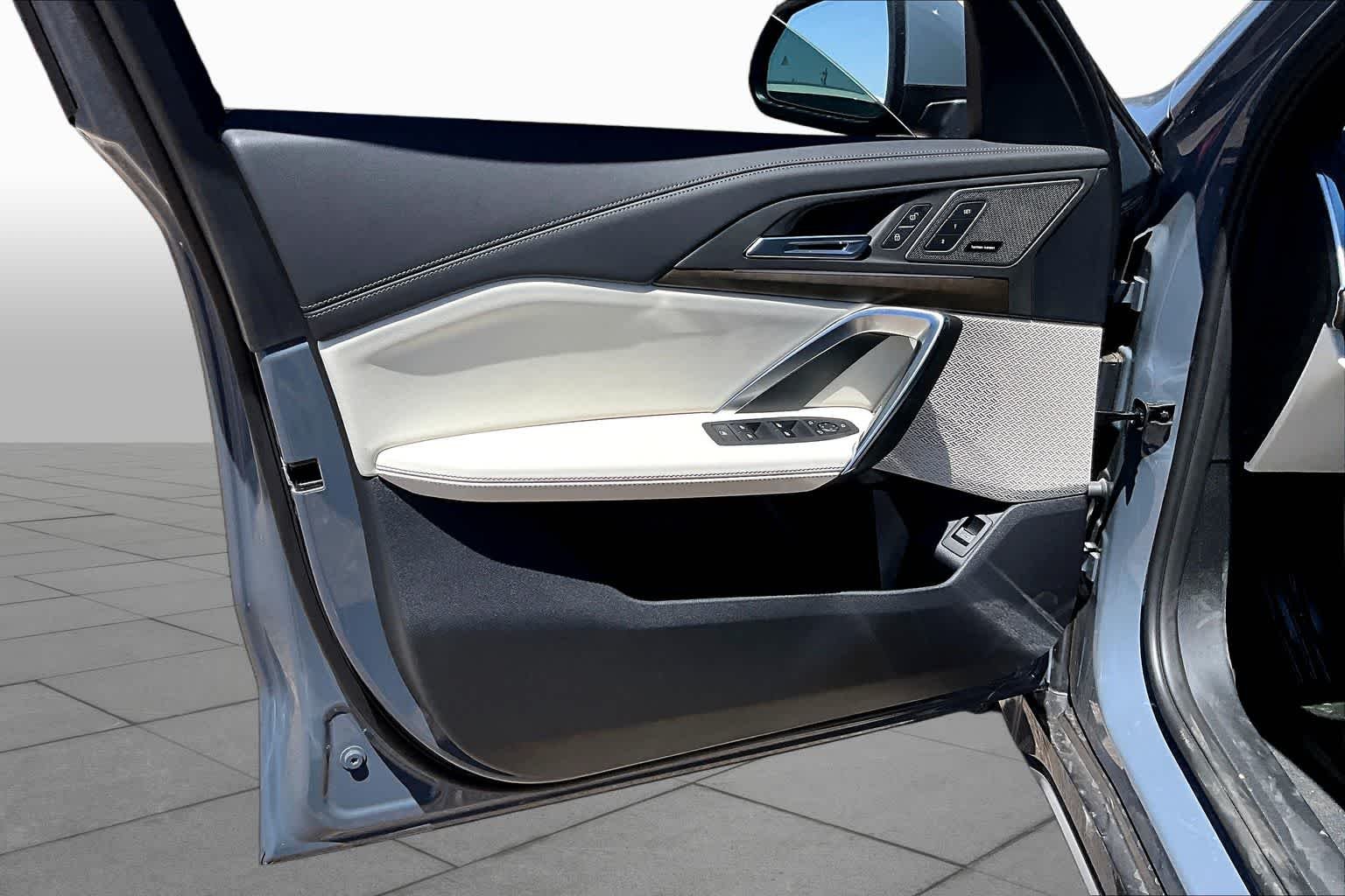 New 2026 Storm Bay Metallic BMW xDrive28i image 10