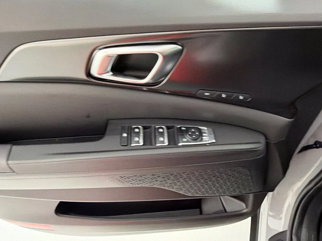 New 2027 Ceramic Silver Kia SX image 26