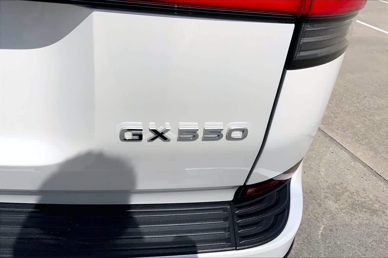 2024 Lexus GX Luxury - Photo 10