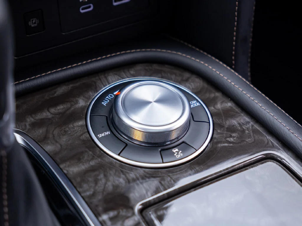Used 2023 Black Nissan Platinum image 32