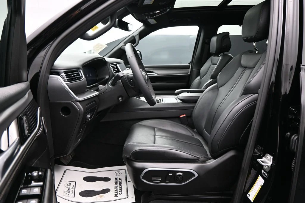 Used 2025 Black Jeep Series III image 9