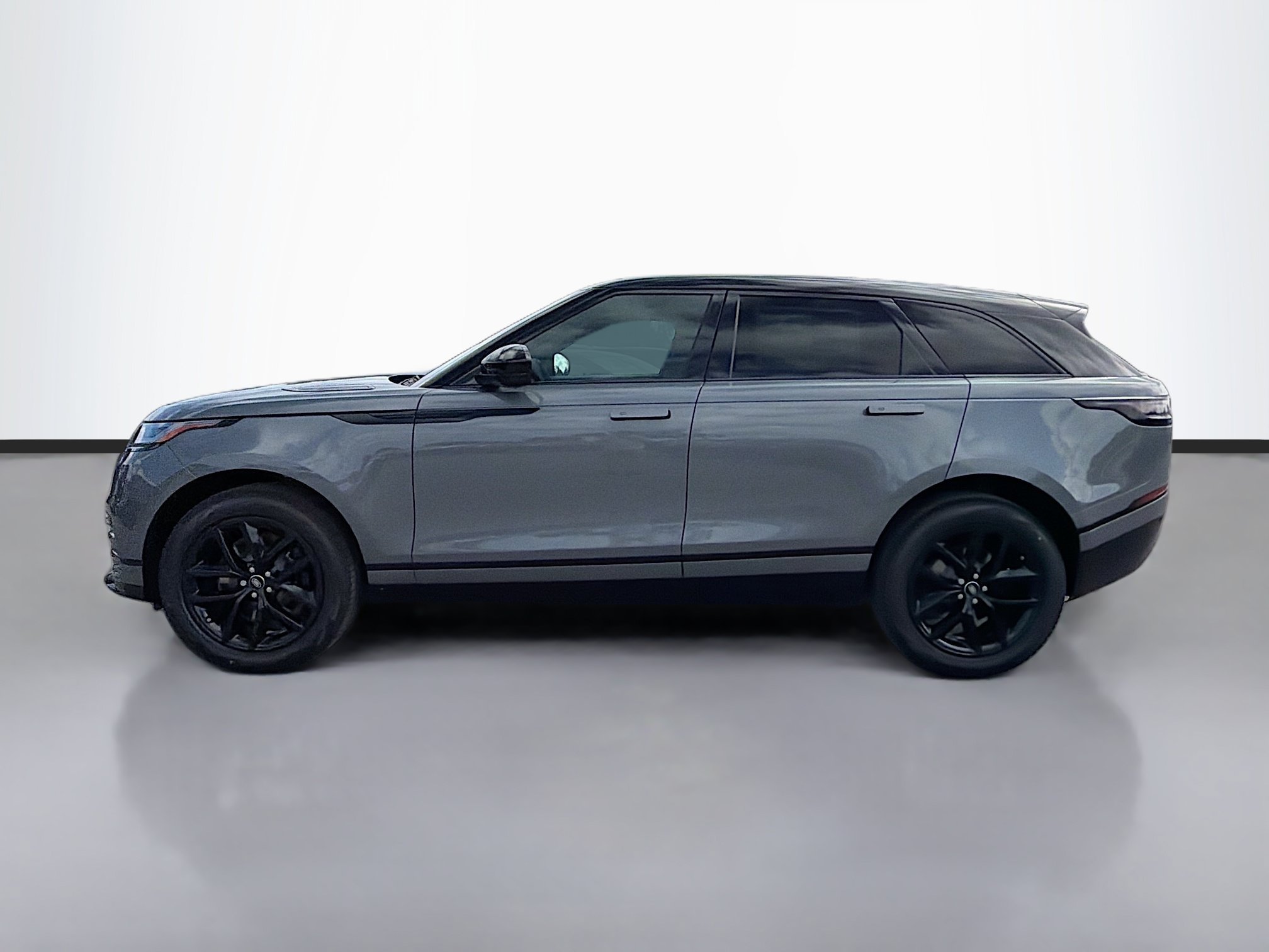 New 2026 Zadar Grey Land Rover Dynamic SE image 2