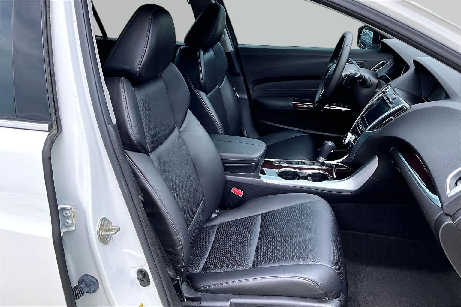 Used 2015 Bellanova White Pearl Acura Tech image 9