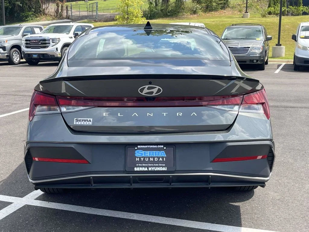 Certified Used 2025 Gray Hyundai SEL Sport image 4