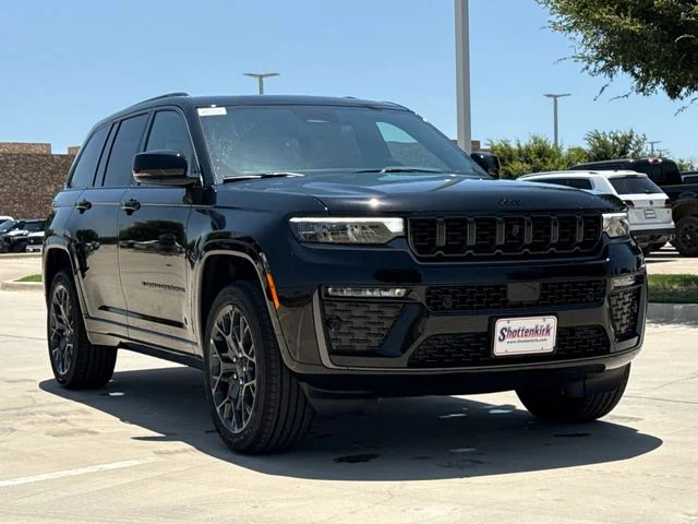 New 2026 Diamond Black Crystal Pearl-Coat Exterior Paint Jeep Summit image 2