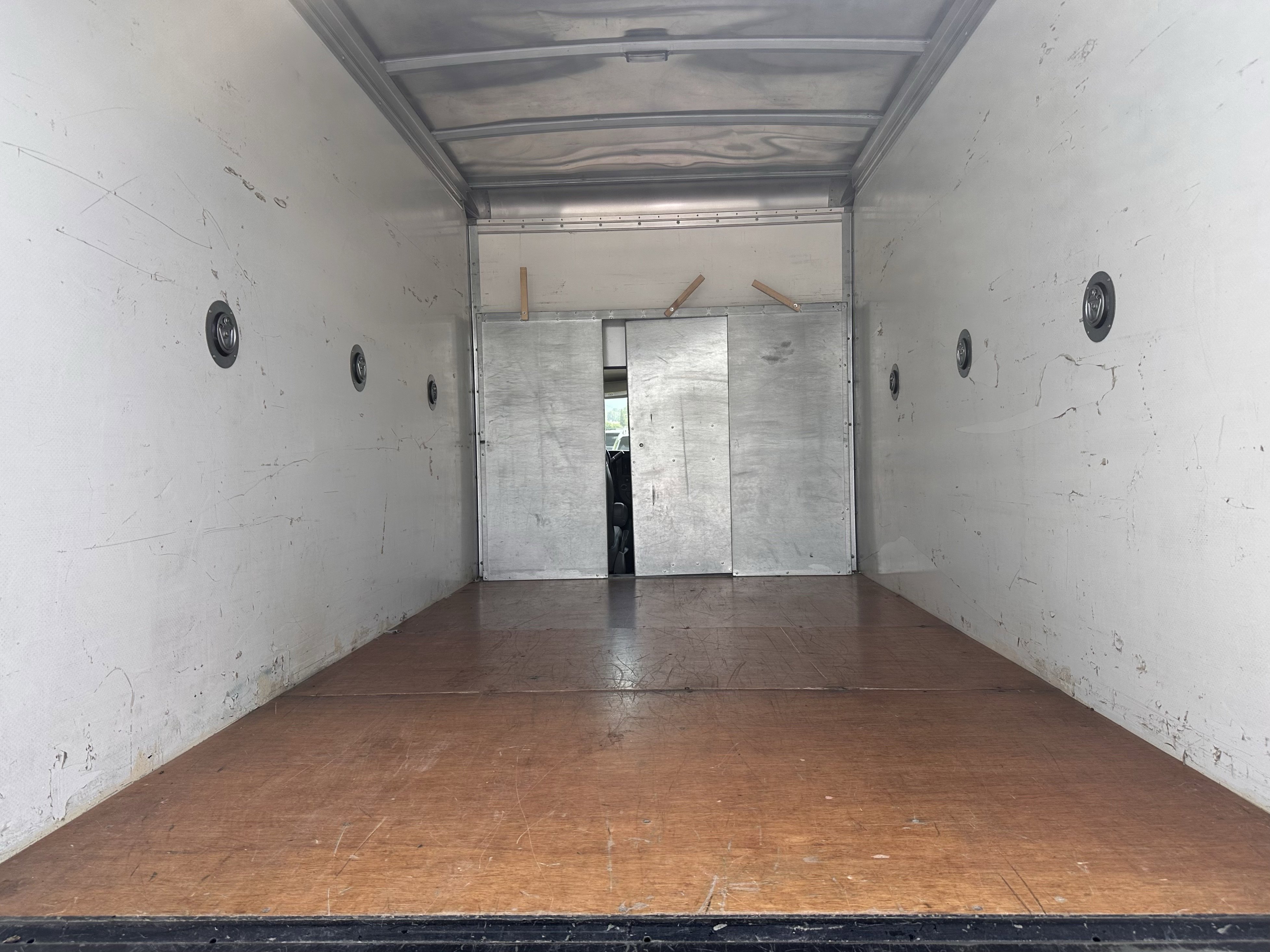 Certified Used 2022 Summit White Chevrolet 12ft Box Van image 11