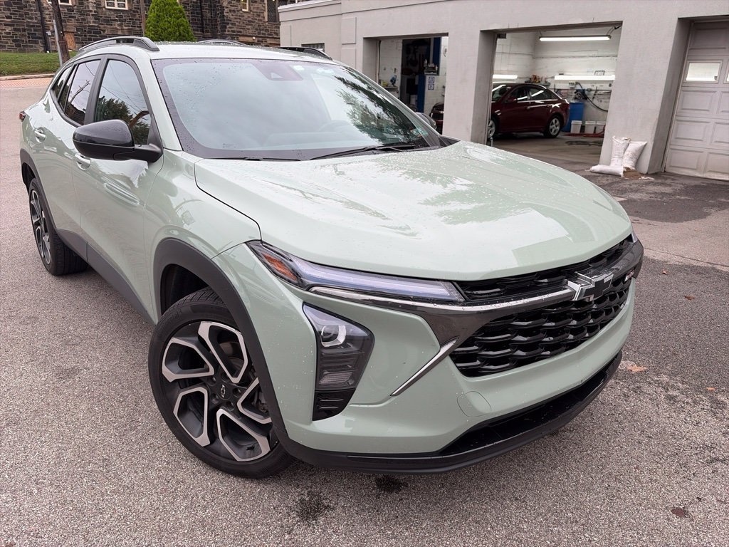 Used 2024 Cacti Green Chevrolet 2RS image 7