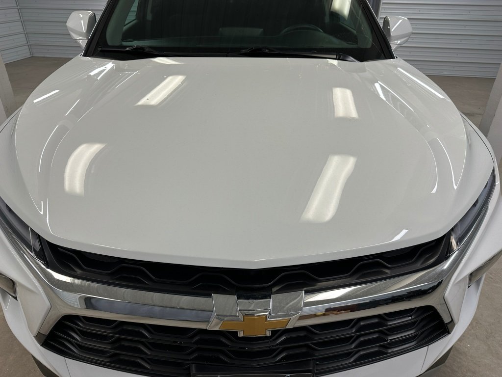 Used 2025 Summit White Chevrolet LT image 39