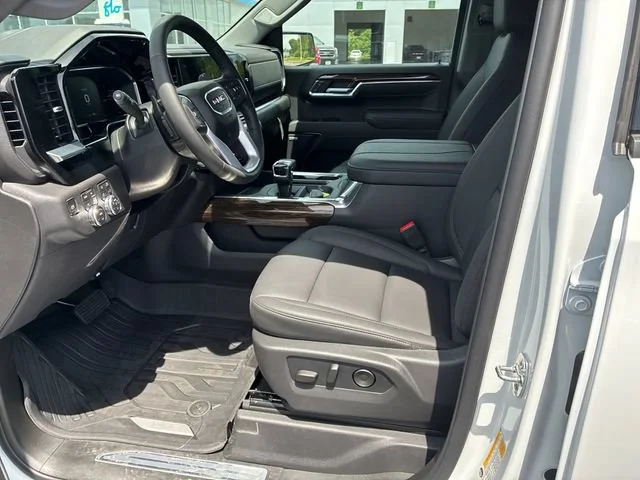 New 2026 Summit White GMC Elevation image 10