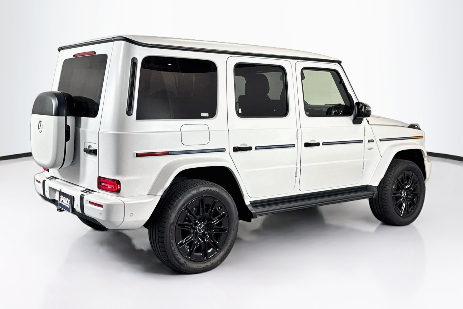 Used 2025 Manufaktur Moonlight White Magno Mercedes-Benz G 580e image 5