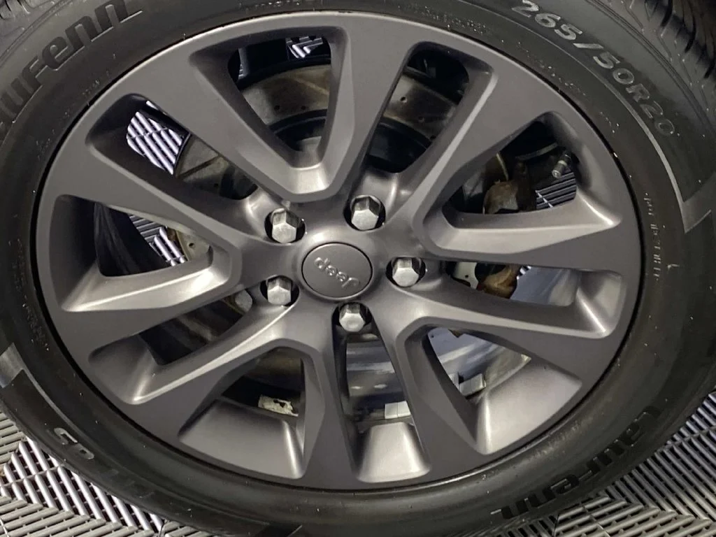Used 2019 Bright White Clearcoat Jeep High Altitude image 27