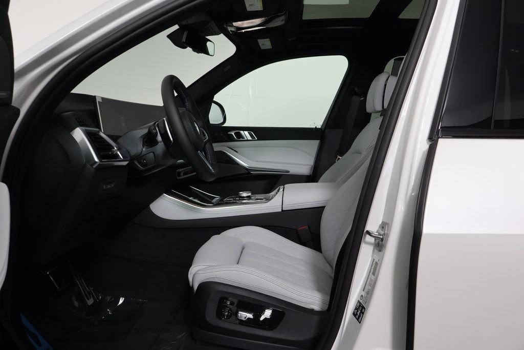 New 2026 Mineral White Metallic BMW M60i image 5