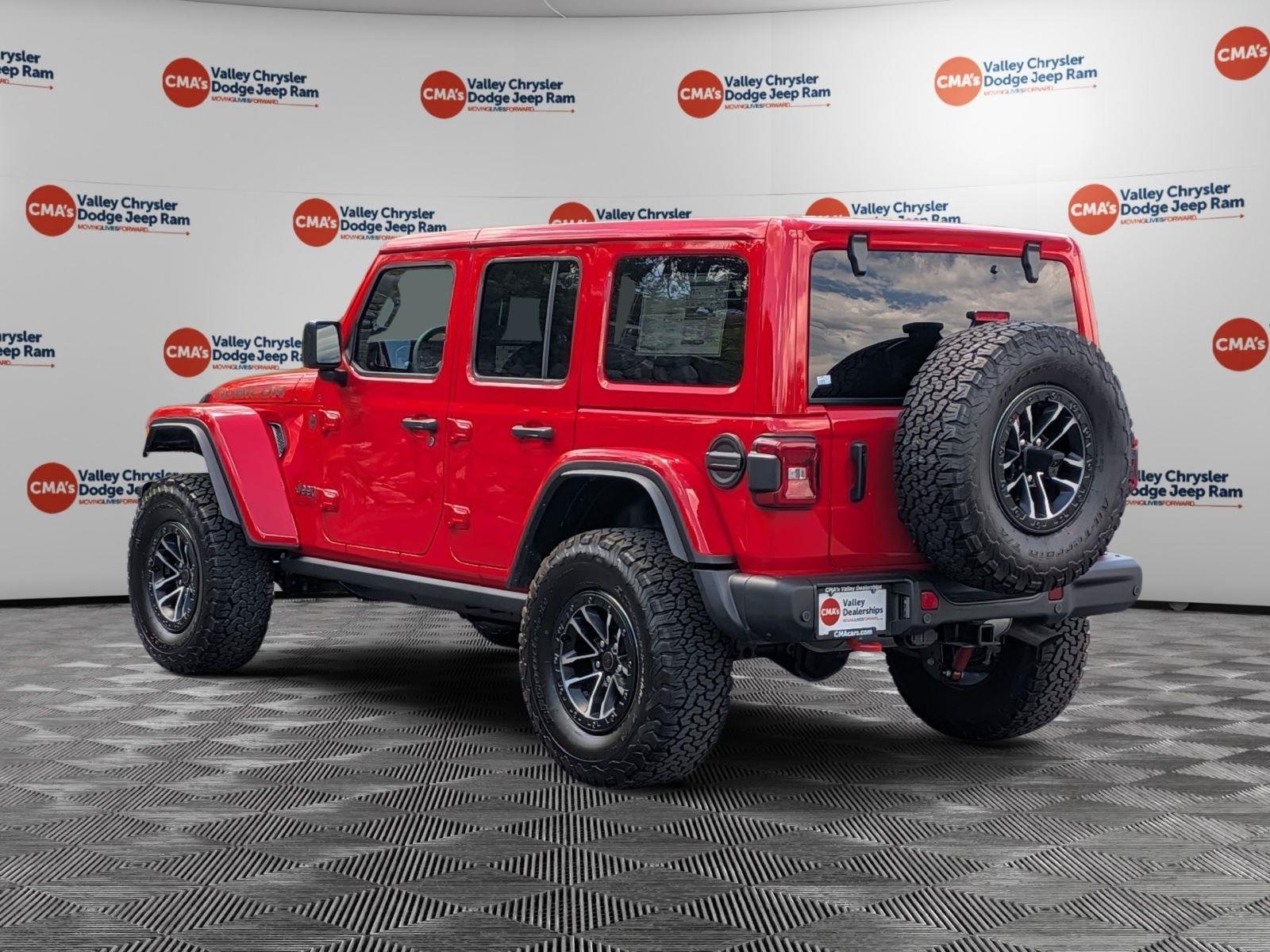 New 2026 Firecracker Red Clear-Coat Exterior Paint Jeep Rubicon X image 7