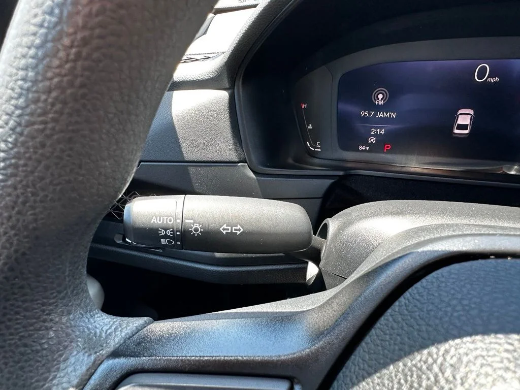 Used 2024  Honda LX image 32