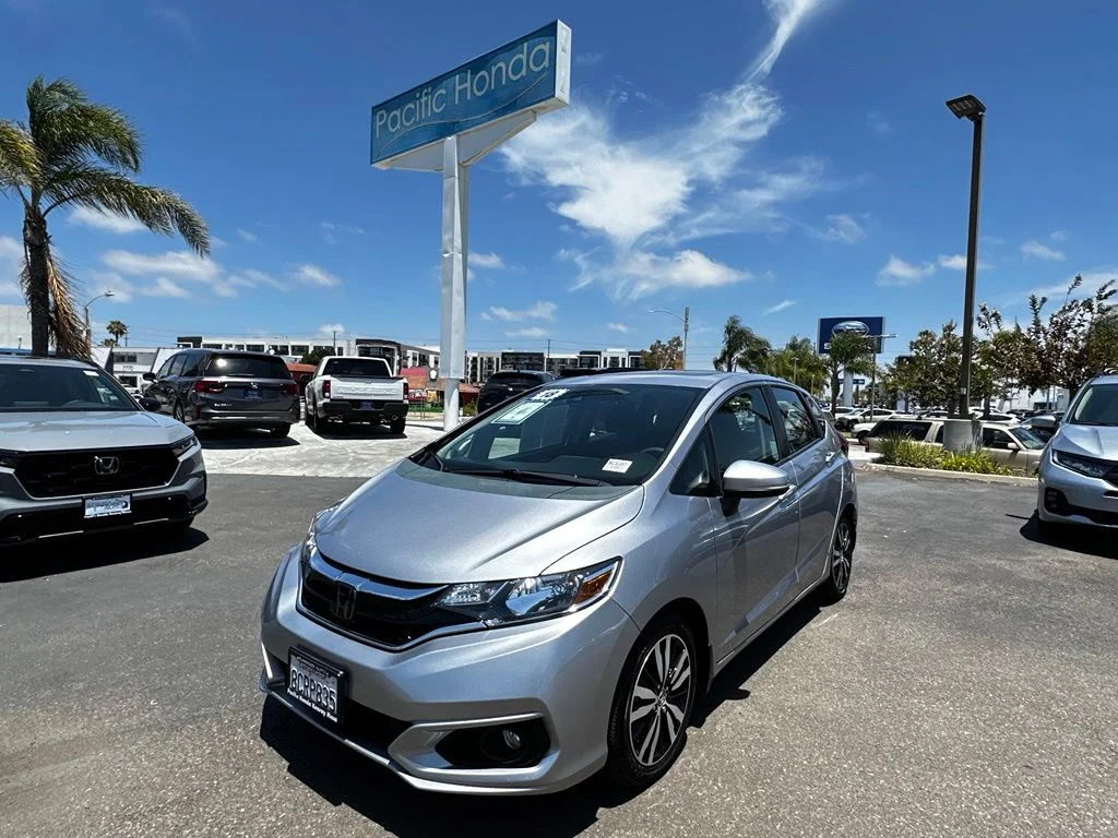 Used 2018 Silver Honda EX image 2