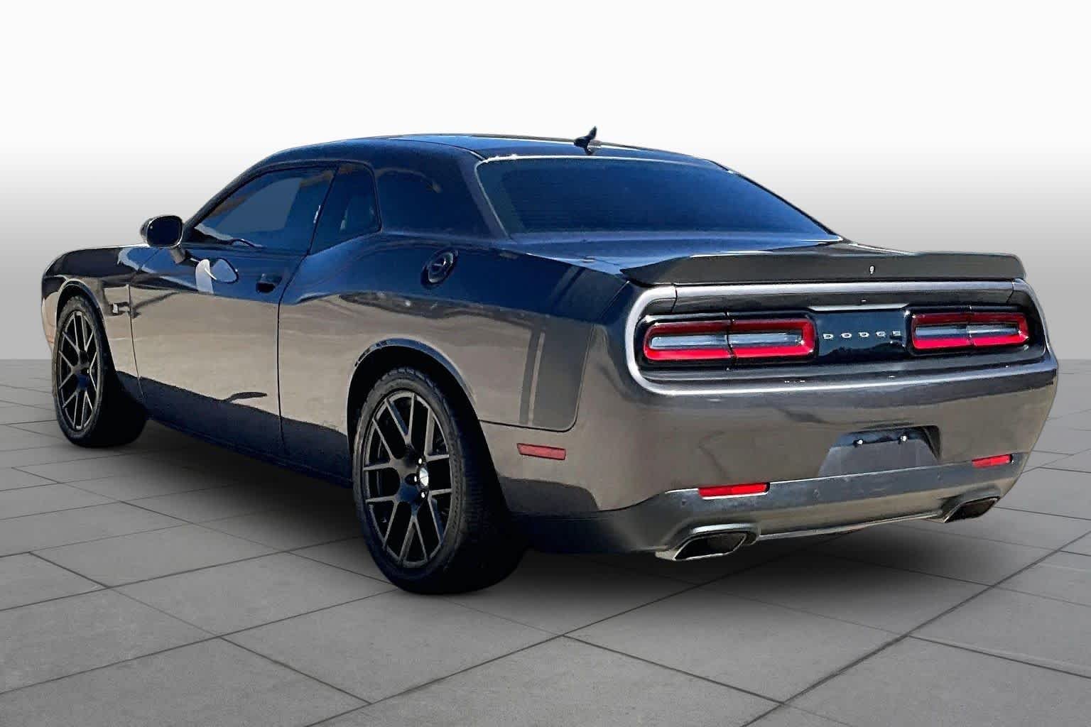 Used 2016 Granite Pearlcoat Dodge R/T Scat Pack image 12