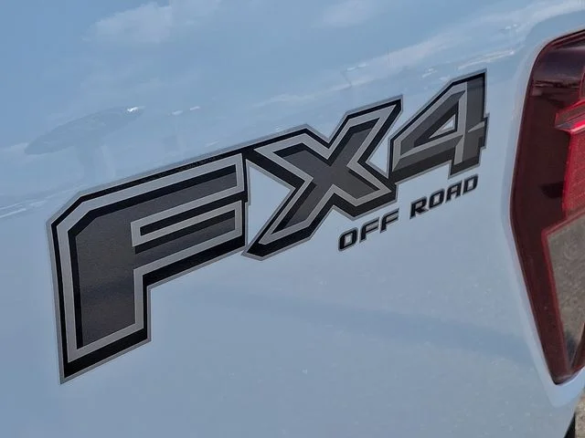 New 2026 Oxford White Ford XLT image 15