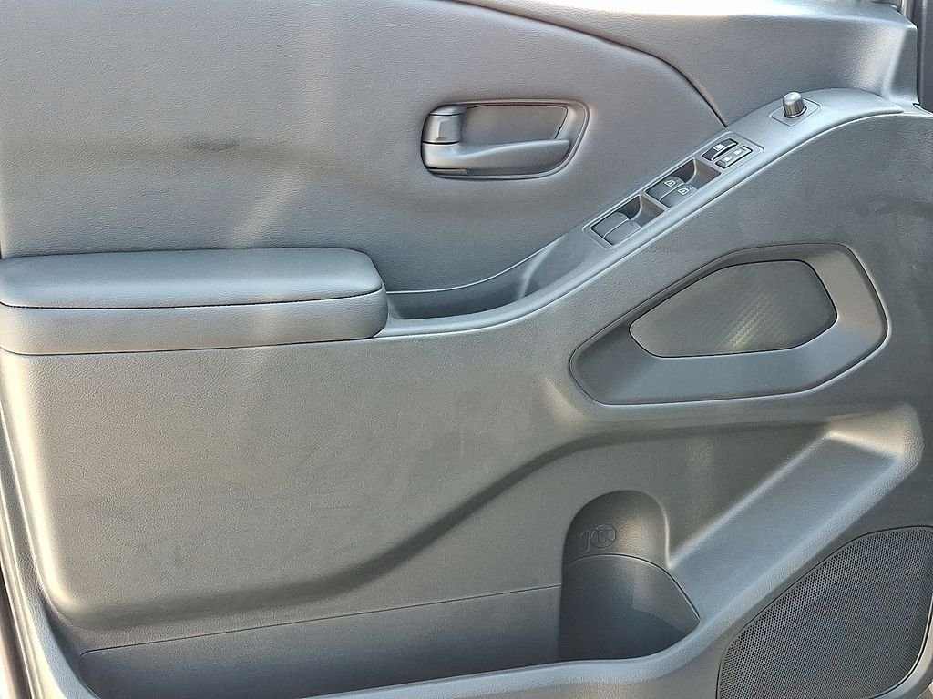 New 2026 Gun Metallic Nissan Crew Cab SV image 7