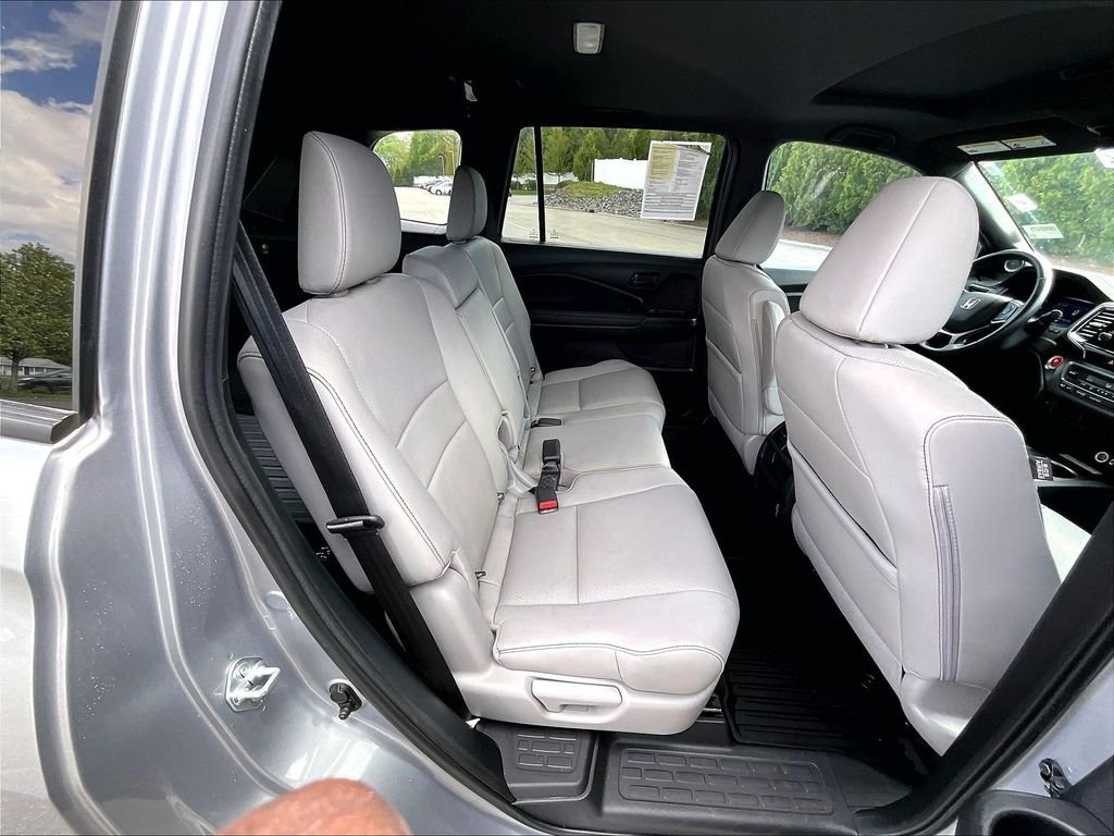 Used 2023 Gray Honda EX-L image 16