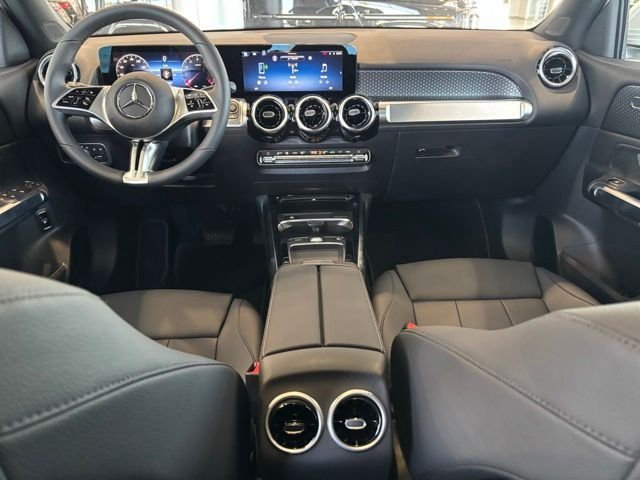 New 2026 Polar White Mercedes-Benz GLB 250 image 19