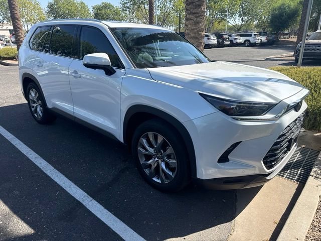 Used 2024 Pearl Toyota XLE image 7
