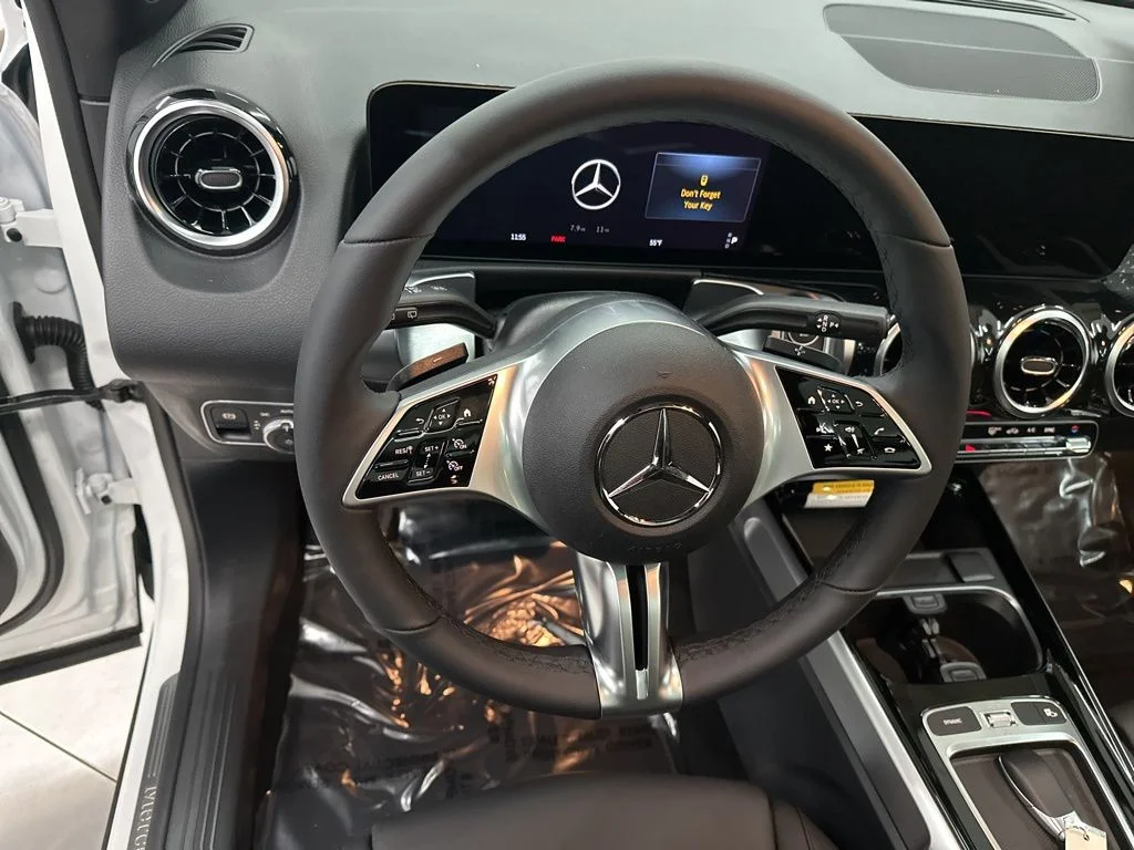 Used 2026 White Mercedes-Benz GLB 250 image 10