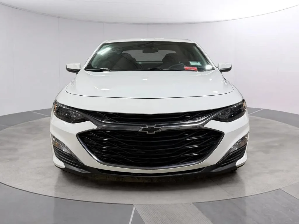 Used 2024 Summit White Chevrolet 1LT image 8