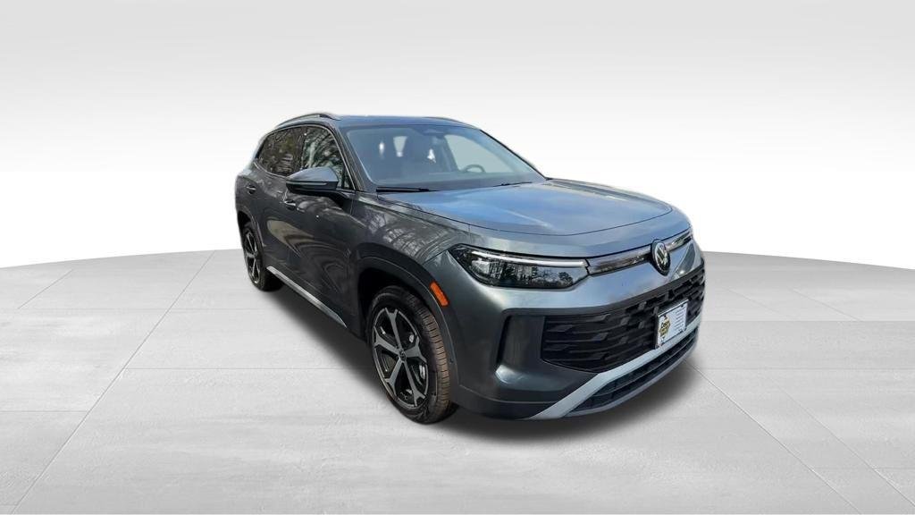 New 2026 Platinum Gray Metallic Volkswagen 2.0T SE image 9