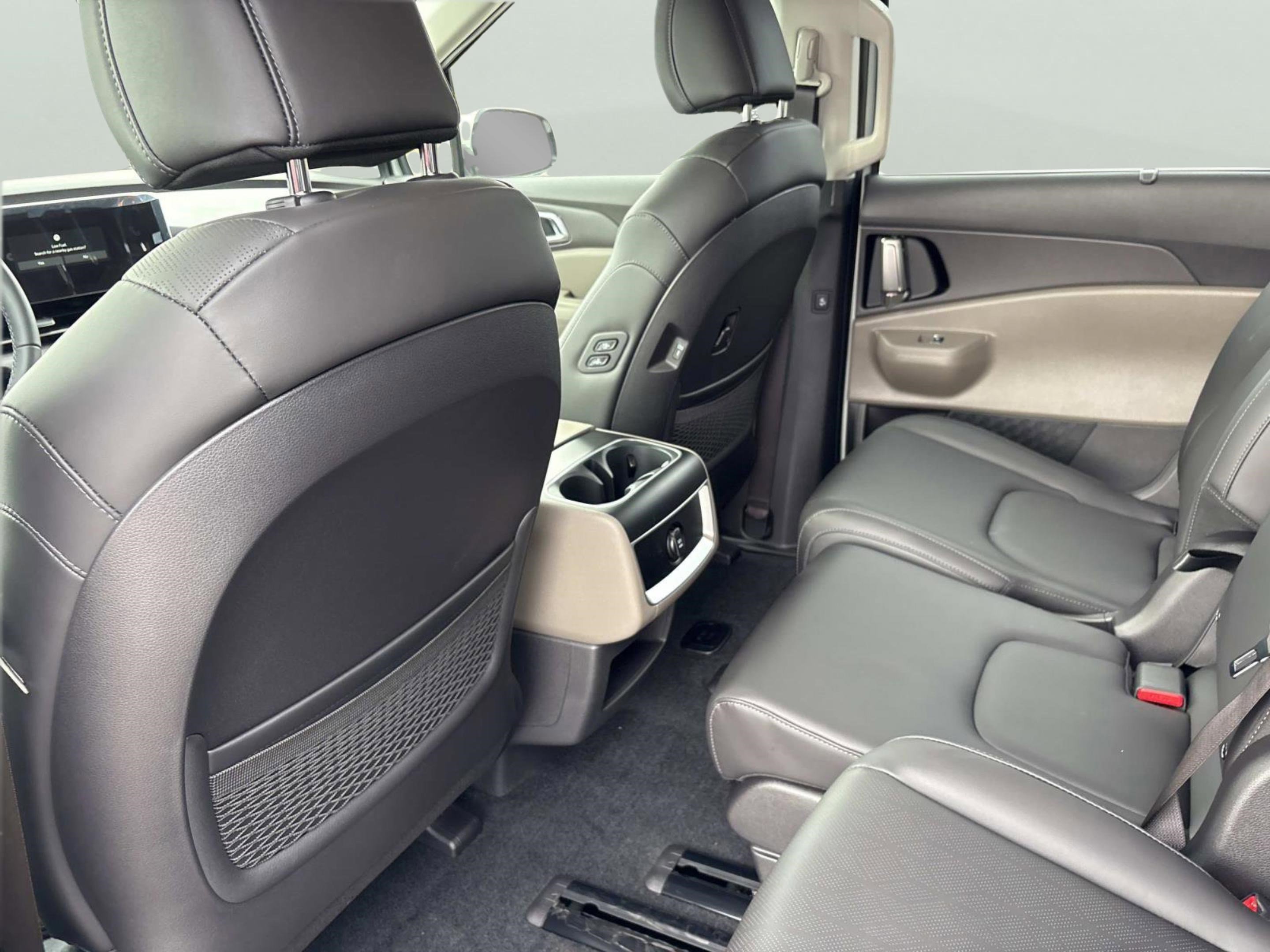 New 2026 Ivory Silver Kia EX image 17