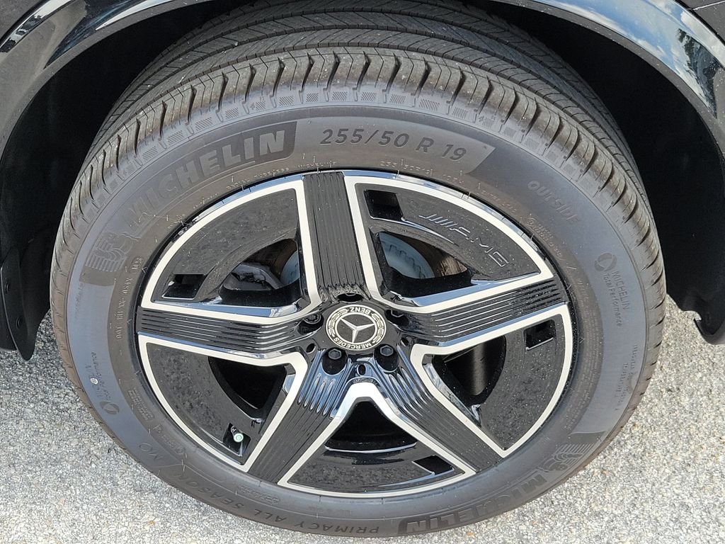 New 2026 Black Mercedes-Benz GLC 300 image 8