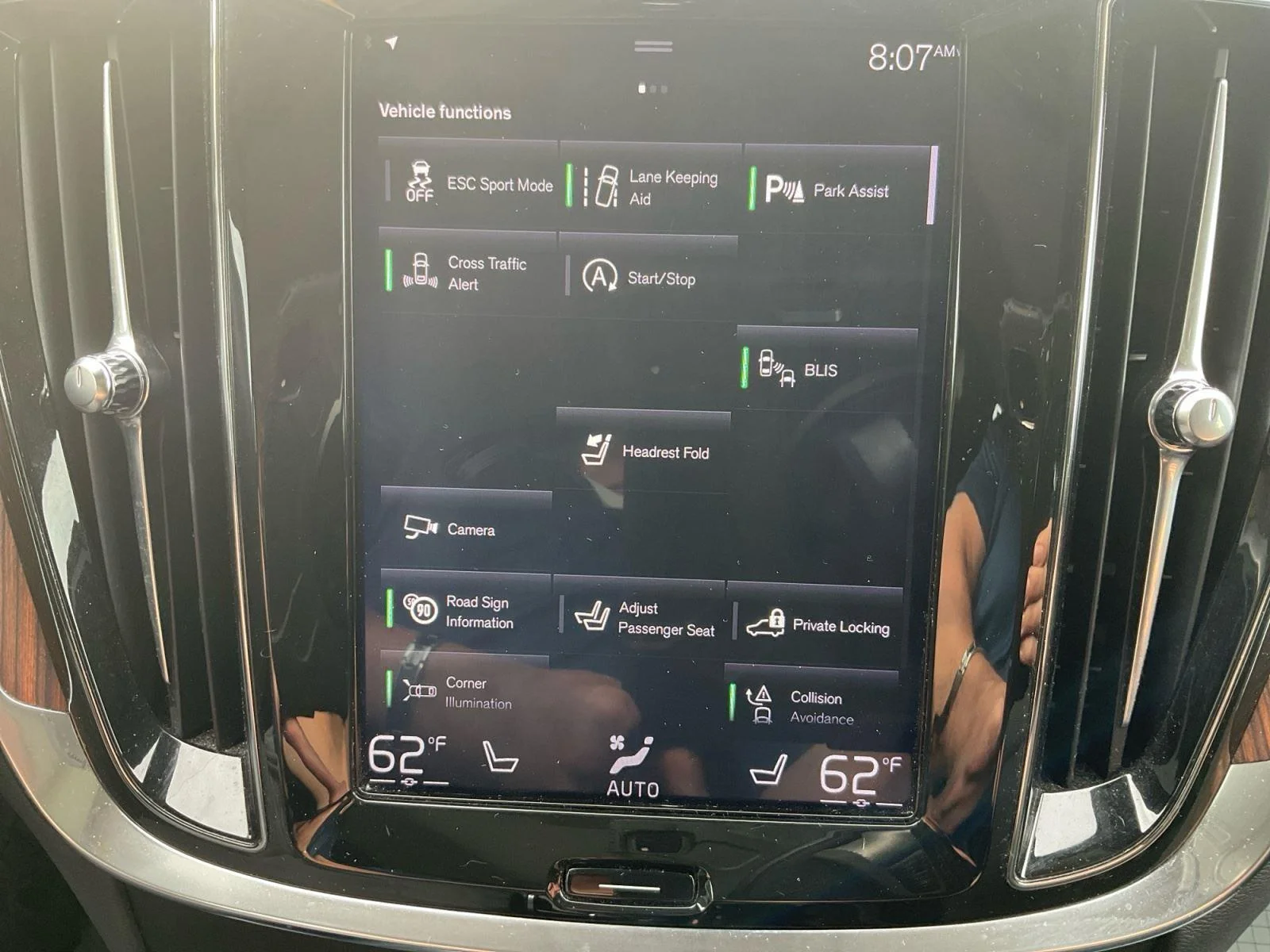 Used 2019 Pebble Grey Metallic Volvo Inscription image 19