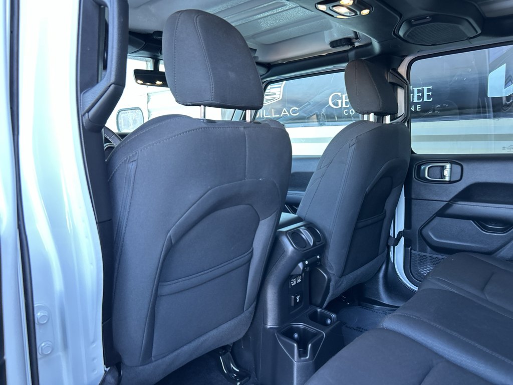 2023 Jeep Wrangler 4-Door Sahara - Photo 12