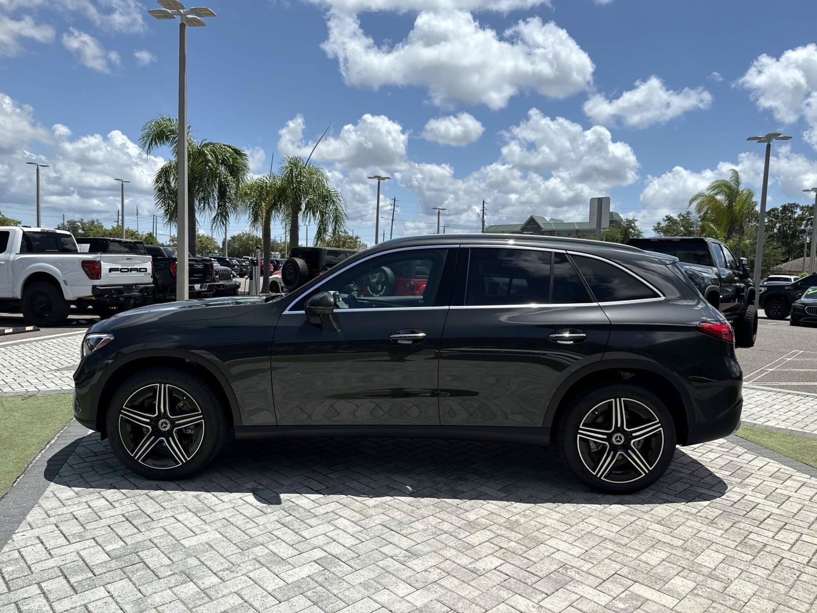 New 2027 Gray Metallic Mercedes-Benz 300 SUV image 3