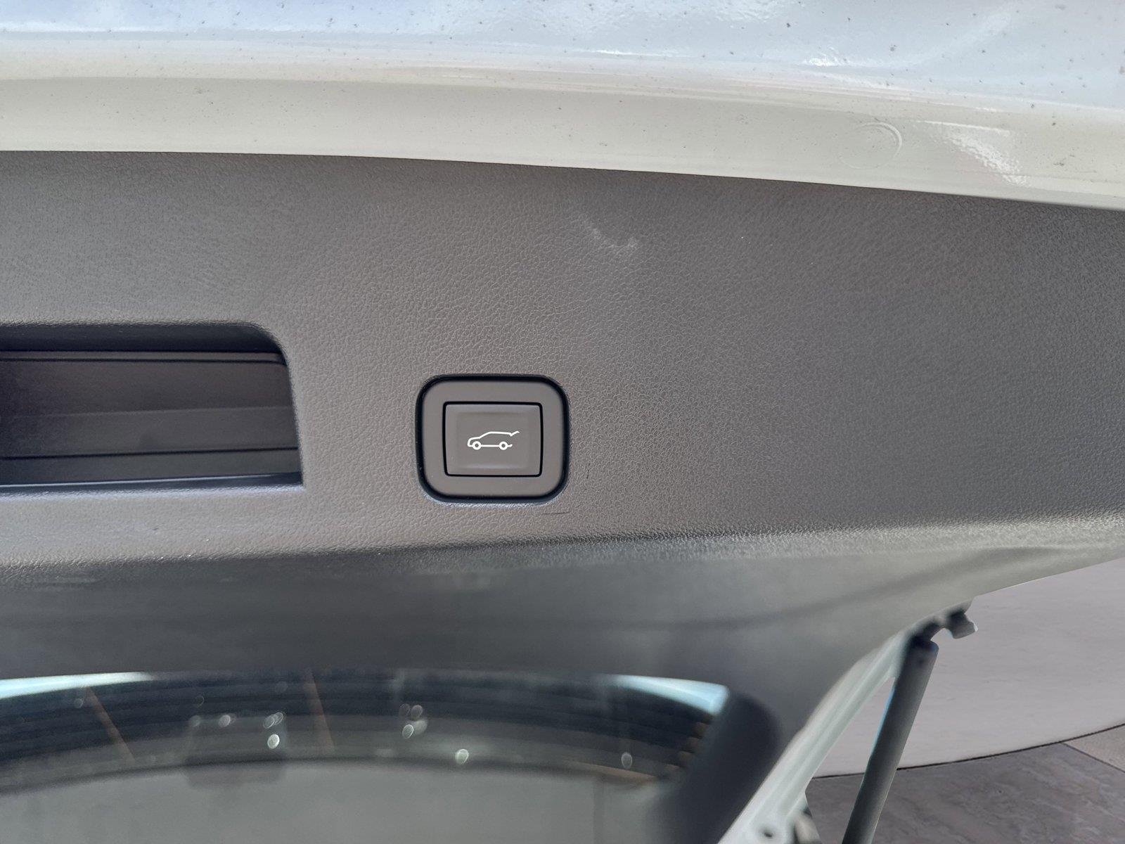 New 2026 Glacier White Tricoat GMC AT4 image 38