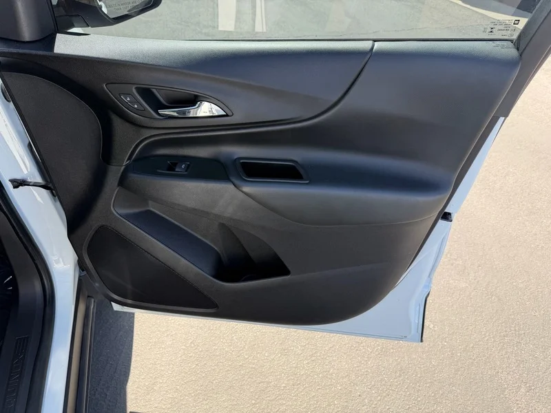 Used 2024 Summit White Chevrolet LT image 21