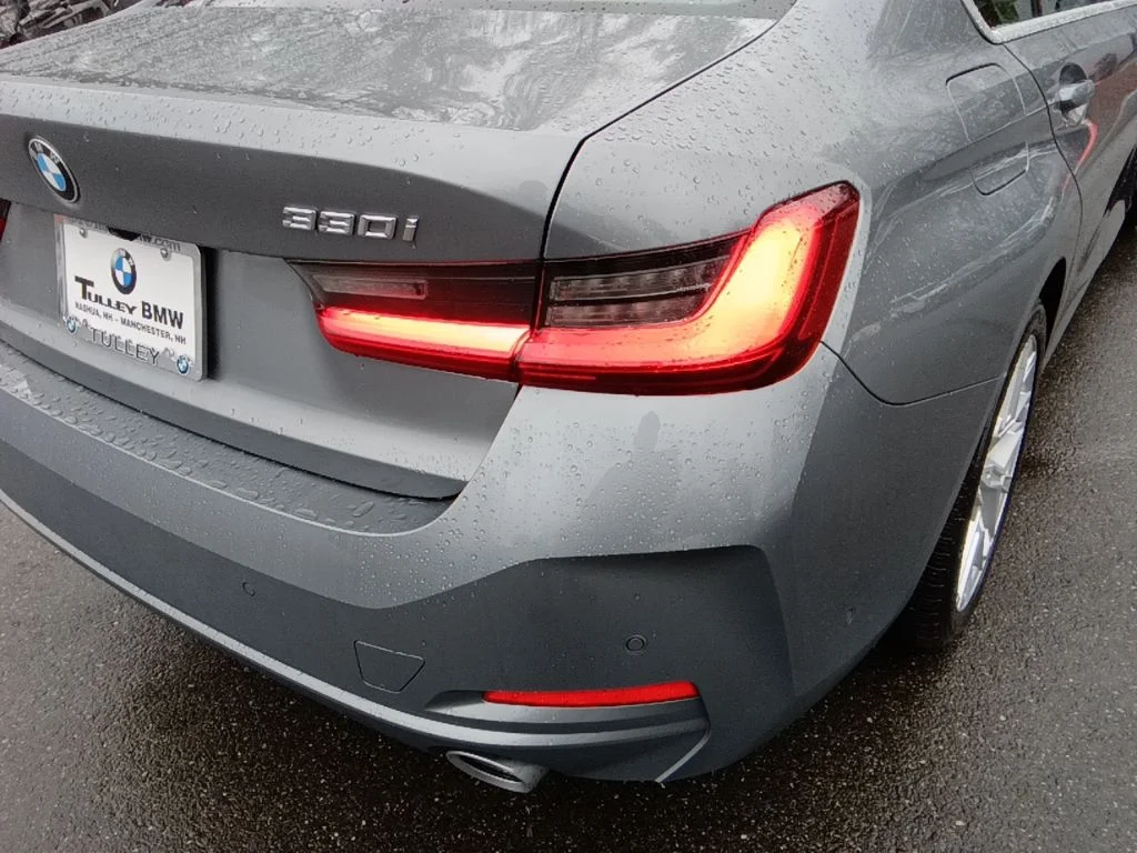 2025 BMW 3 Series 330i - Photo 27