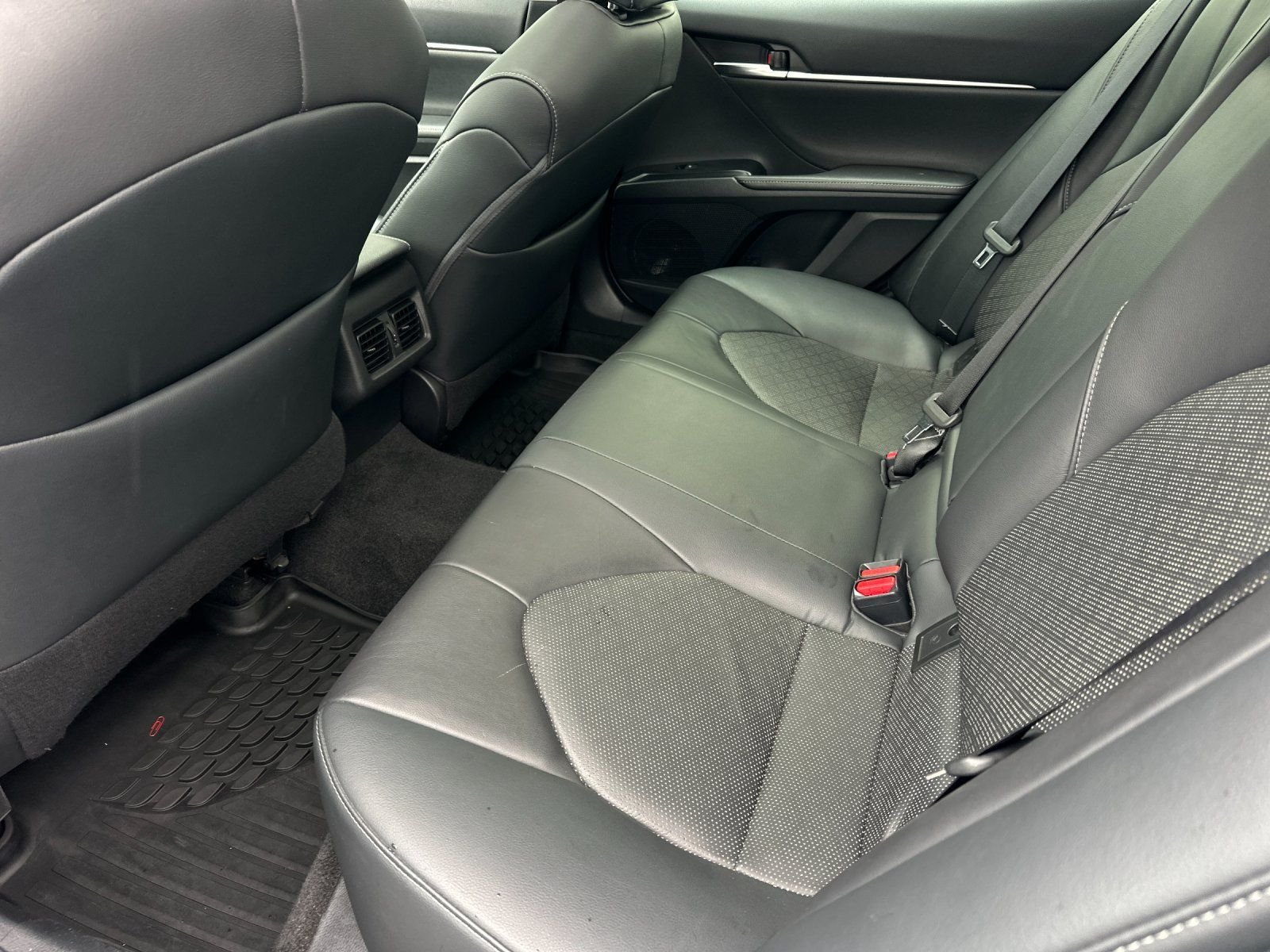 Used 2019 Midnight Black Metallic Toyota XSE image 11