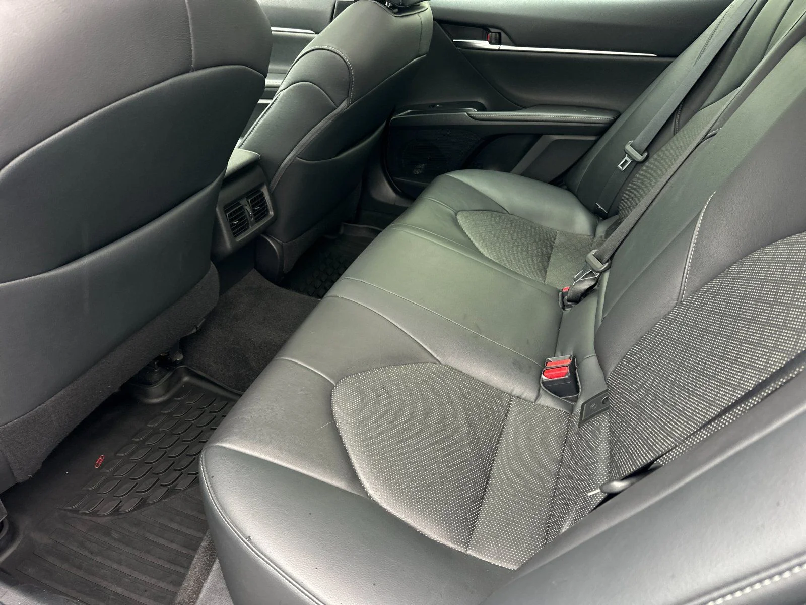Used 2019 Midnight Black Metallic Toyota XSE image 11