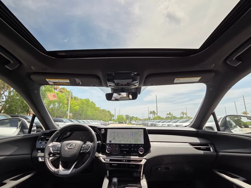 Used 2025 White Pearl Lexus RX 350h Premium image 25