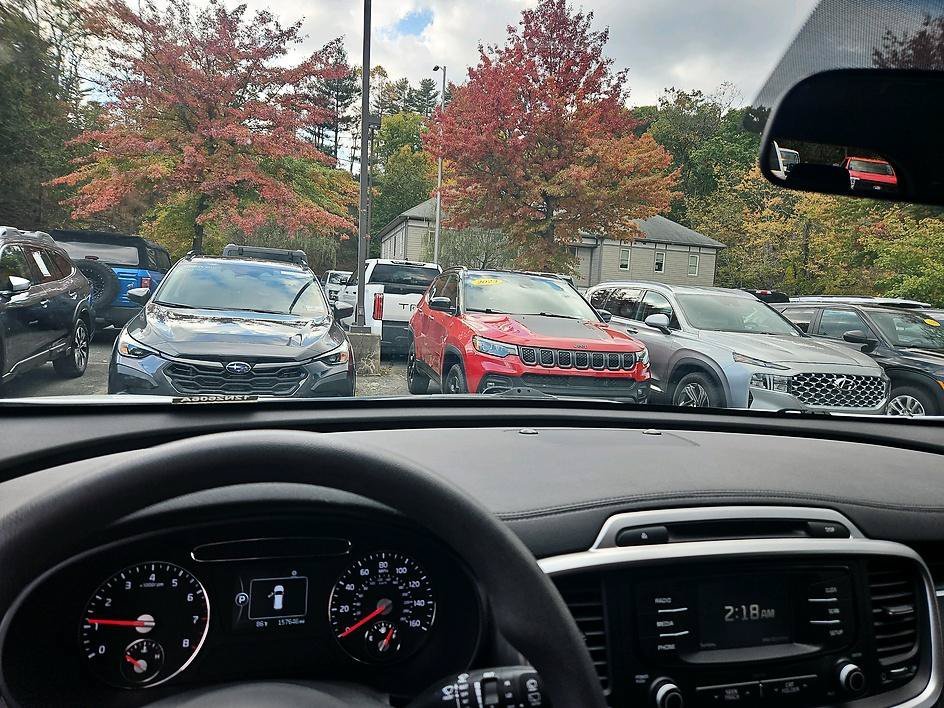 Used 2018 Snow White Pearl Kia LX V6 image 18