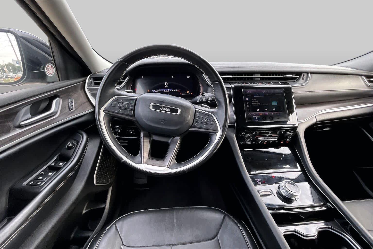Used 2022 Diamond Black Crystal Pearlcoat Jeep Limited image 6