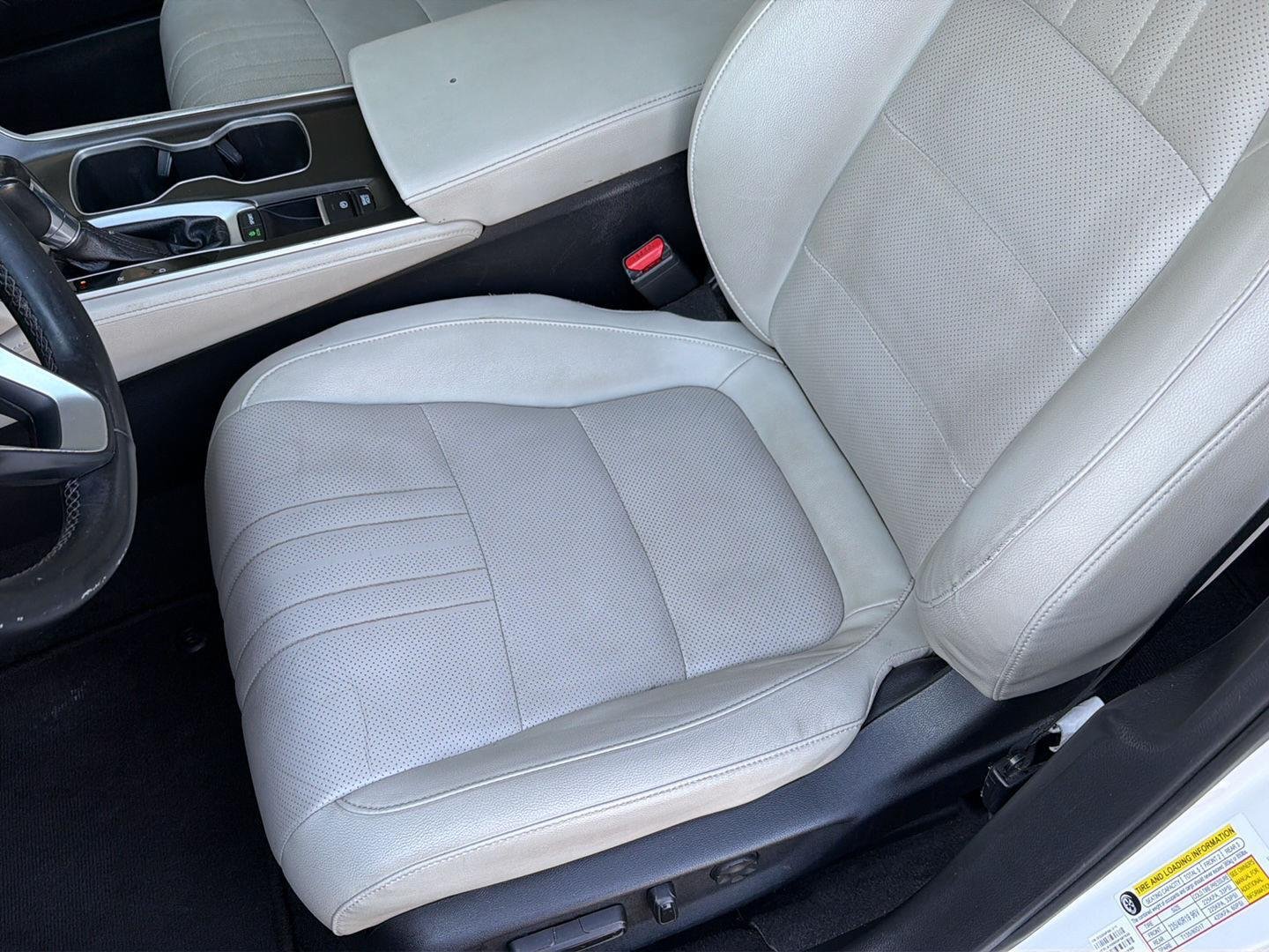 Used 2018 Platinum White Pearl Honda Touring image 32