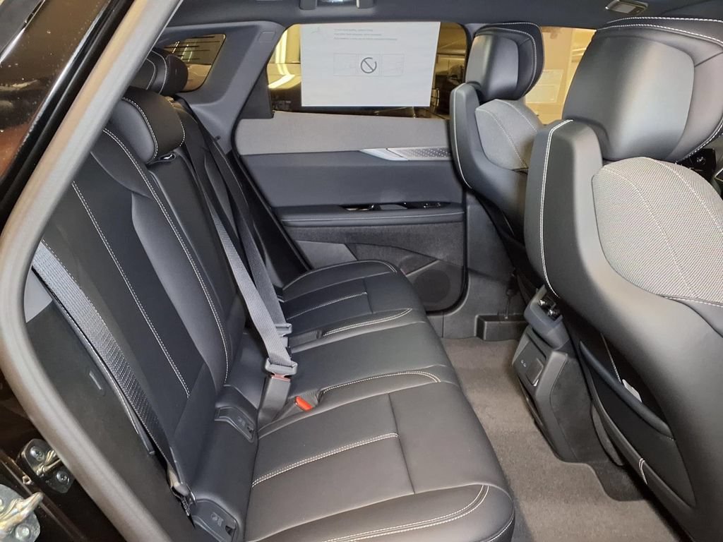 2027 Cadillac OPTIQ Luxury - Photo 7