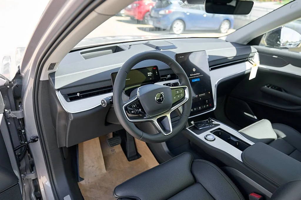 New 2026 Aurora Silver Volvo Ultra image 13