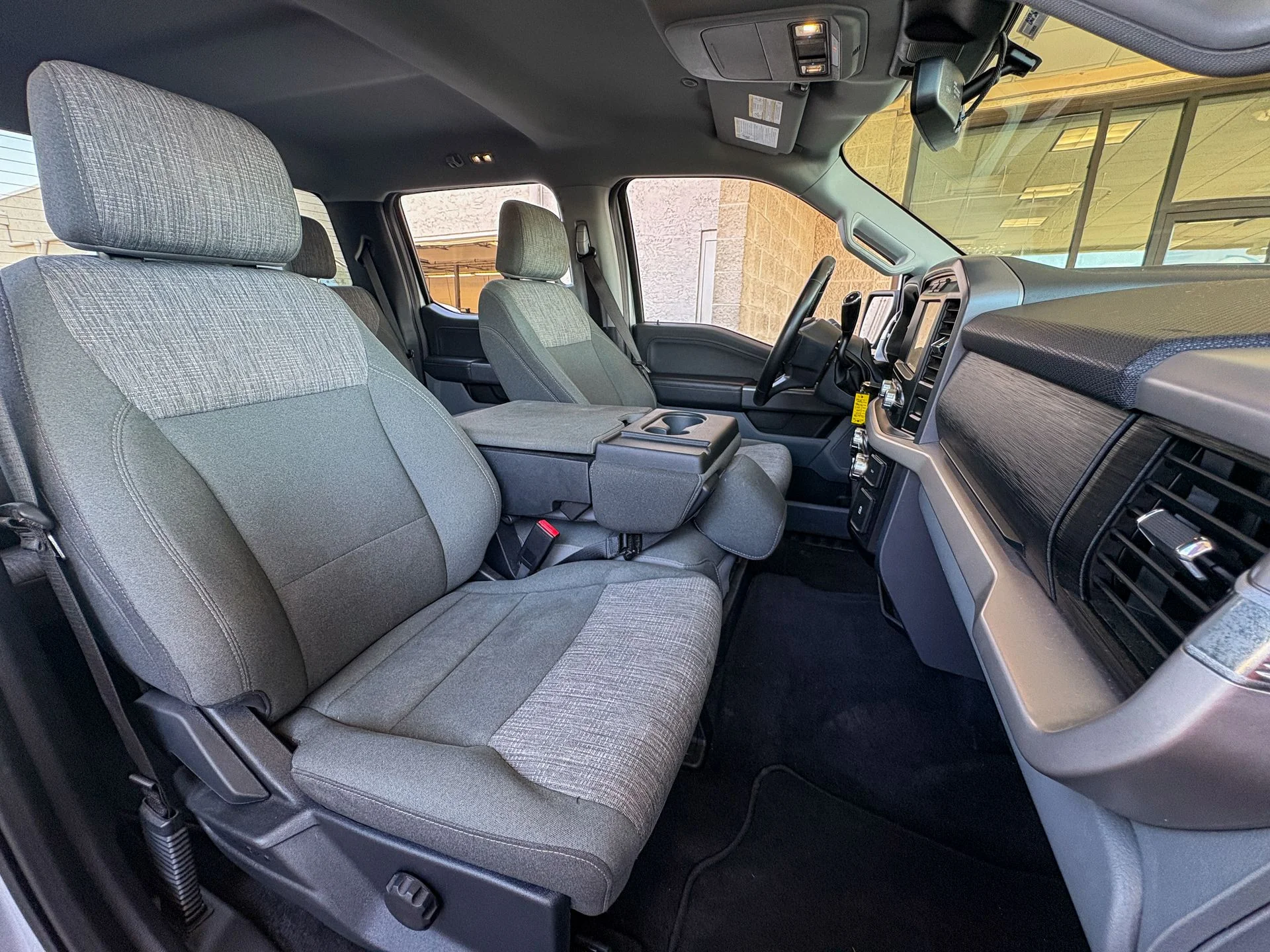 Used 2023 Silver Ford XLT image 28