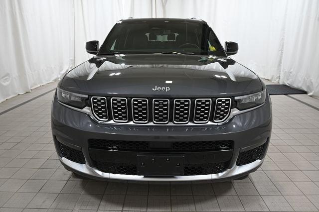 Used 2024 Gray Jeep Summit image 16